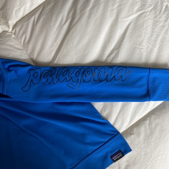 Hardly ever worn 12-18 month sun shirt. - Picture 3 of 5